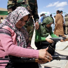Ливийские женщины сражаются за Родину