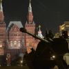 Большие орудия для армии России (САУ Коалиция-СВ во время репетиции военного парада в Москве | © РИА Новости, Владимир Астапкович) САУ Коалиция-СВ во в…