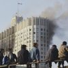Главное отличие. Почему Россия не стала Украиной в 93-м (Молодежь наблюдает за штурмом Дома Советов РФ. Конституционный кризис 1993 года) Молодежь наблюдает з…