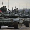 Договор абсурда. Почему Россия больше не докладывает НАТО о своих танках (Танки Т-90А механизированной колонны войск Московского гарнизона Центрального военного округа) Танки Т-90А механизи…