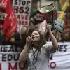 На митинг в Лондоне вышло 50 тыс. демонстрантов (Демонстранты) Демонстранты