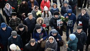 Прощание с погибшими при пожаре в торговом центре в Кемерово РИА Новости Перейти в фотобанк Прощание с погибшими…