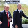 Расшатает ли Трамп НАТО и примкнет к Путину (Генеральный секретарь НАТО Йенс Столтенберг встречает президента США Дональда Трампа на саммите НАТО…) Генеральный секретар…