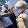 Bloomberg (США): Почему Европе не даются технологии? (Канцлер Германии Ангела Меркель во время ежегодной ярмарки Girl's Day в Берлине | © AFP 2018, J…) Канцлер Германии Анг…