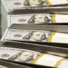 Российские нефтедоллары работают на Запад в три смены