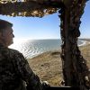 Bloomberg (США): военное положение президенту Украины не поможет (Президент Украины Петр Порошенко во время учений Вооруженных сил Украины на побережье Азовского моря…) Президент Украины Пе…