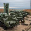 С-400 бросает вызов американской авиации (The Wall Street Journal) (Комплекс ПВО С-400 Триумф заступил на охрану российских воздушных границ в Севастополе | © РИА Новос…) Комплекс ПВО С-400 Т…