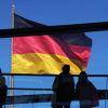 Американский посол требует от Германии денег. Много денег (Флаг Германии на здании Рейхстага) Флаг Германии на зда…