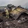 МИД России: выводы прокуратуры по МН17 подтверждают предвзятость следствия (Спасатели работают на месте крушения малайзийского самолета. Архивное фото) Спасатели работают н…