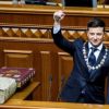 На инаугурации Зеленского солдаты не падали, упало удостоверение (На инаугурации Зеленского солдаты не падали, упало удостоверение) На инаугурации Зелен…