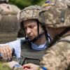 Все, что вы хотели узнать о миротворчестве Зеленского (Президент Украины Владимир Зеленский во время визита в Донбасс | CC BY-SA 4.0 / Администрация Презид…) Президент Украины Вл…