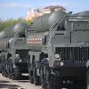Какое российское оружие вызывает у Британии нервный тик (Военная техника перед ночной репетицией парада Победы | © РИА Новости, Евгений Одиноков) Военная техника пере…