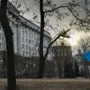 Украина возродится через пять лет: запущена волшебная программа (Мужчина с флагом Украины у здания правительства в Киеве, Украина | © РИА Новости / Алексей Куденко) Мужчина с флагом Укр…