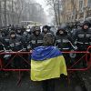 Украинские журналисты пишут доносы. Кто их будет теперь читать (Участник акции протеста в Киеве | © AP Photo / Sergei Grits) Участник акции проте…