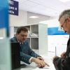 Вопрос премьеру Мишустину: На что правительство тратит наши деньги (На фото: подача документов в инспекции Федеральной налоговой службы РФ (Фото: Антон Вергун/ТАСС)) На фото: подача доку…