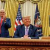 Война и мир Дональда Трампа (Президент США Дональд Трамп во время заявления об установлении установлении дипломатических отношени…) Президент США Дональ…