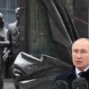WSJ (США): Путин вступает в Новый год таким же сильным, как и всегда (Президент РФ В. Путин поздравил работников органов безопасности | © РИА Новости, Алексей Никольский) Президент РФ В. Пути…
