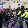 Восстание в Америке пока даже не началось. А будет ещё горячей (На фото: ситуация в здании Конгресса США в Вашингтоне 6 января (Фото: AP ТАСС)) На фото: ситуация в …