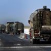 'Таинственные самолеты' бомбят людей Эрдогана в Сирии (На фото: колонна нефтяных грузовиков, Сирия (Фото: AP Photo/Hussein Malla/TASS)) На фото: колонна неф…