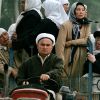 Лживые Штаты опять обвиняют: якобы геноцид уйгурских китайцев (Уйгуры едут на тракторе на базар в Кашгаре | © AP Photo, Elizabeth Dalziel) Уйгуры едут на тракт…