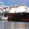 Причины резкого роста цен на газ в Европе и в Британии (Катарский танкер для перевозки сжиженного природного газа | © AP Photo,) Катарский танкер для…
