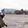 Долгинцево, Широкое, Школьное — какие аэродромы ВСУ должны стать приоритетными целями для наших ВКС (На фото: военнослужащие России на территории взятого под контроль аэродрома. (Фото: Пресс-служба Мин…) На фото: военнослужа…