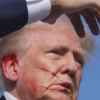 Боритесь! Грозящий кулаком Трамп заставил толпу рукоплескать (Трамп Америки) Трамп Америки
