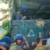 Нелегитимная Украина и грядущее обострение, похитители людей (© Фото : скришнот видео из соцсетей / Украинские военные ведут пленных) © Фото : скришнот ви…