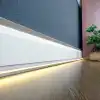 Как напольный плинтус с подсветкой помогает зонировать пространство (подсветка делает комнату объемнее, добавляет глубины) подсветка делает ком…