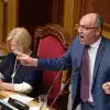 'Там бурлит своя жизнь' и 'привет от Обамы': версии убийства Парубия (РИА Новости . Стрингер / Внеочередное заседание Верховной рады Украины) РИА Новости . Стринг…