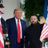 Зеленский дерзит Трампу. Это - не слабоумие, а отвага утопающего (РИА Новости . Стрингер / Зеленский прибыл в Белый дом на встречу с президентом США Трампом) РИА Новости . Стринг…