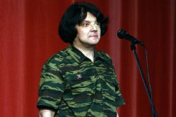 Поэт, литератор, бард Александр Карпенко. Воинская романсиада 2011 Поэт, литератор, бар…