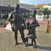 Для чего раздувается искусственно вопрос о принадлежности Крыма? (Памятник вежливым людям Симферополь общий вид) Памятник вежливым лю…