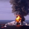 В Мексиканском заливе опять взорвалась нефтяная платформа (Пожар на взорвавшейся платформе) Пожар на взорвавшейс…