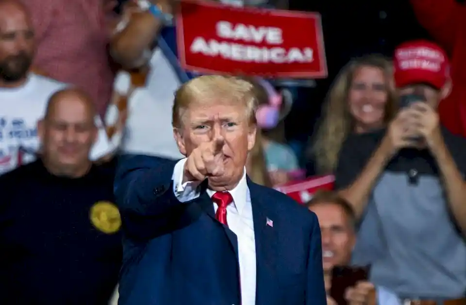 Трамп нависает над российским чиновничеством. Пусть сильнее грянет Трамп Трамп нависает над российским чиновничеством. Пусть сильнее грянет Трамп