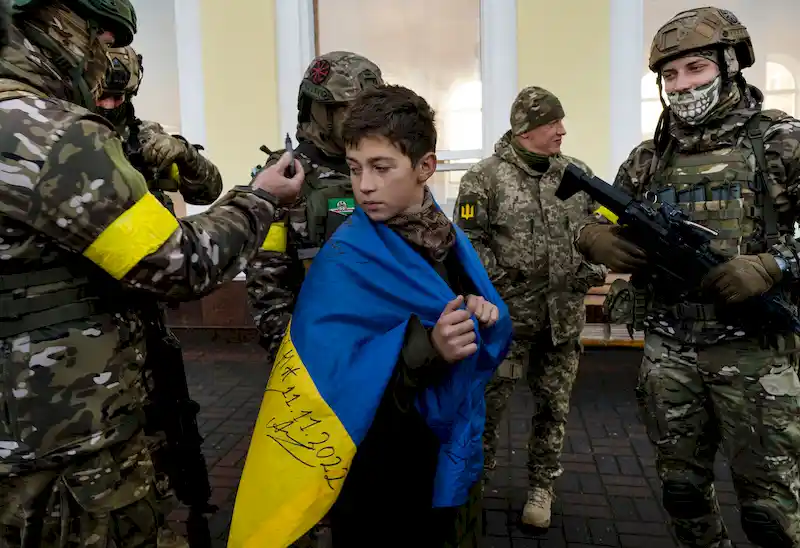 Украинцы празднуют возвращение Херсона