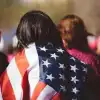 Американская парадигма: в поисках лучшей жизни американцам приходится покидать свои дома и даже страну (Фото : из открытых источников / Фото: американский флаг, американцы) Фото : из открытых и…