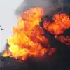 Бензиновый бумеранг: Россия начала атаковать разветвленную 'нефтянку' Украины. Горят и бензовозы, и АЗС, и хранилища топлива (Фото: Vyacheslav Madiyevskyy/Keystone Press Agency/Global Look Press) Фото: Vyacheslav Mad…