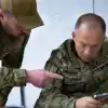 Извинения накануне отставки: Сырский овладел искусством раскаяния. Хроника (Фото : СИРСЬКИЙ / Telegram / Мадяр и Сырский) Фото : СИРСЬКИЙ / Te…