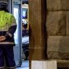 СК РФ подтвердил гибель 14 человек из-за взрыва в Петербурге (Сотрудники МЧС РФ выносят тела погибших в результате взрыва на станции Технологический институт в ме…) Сотрудники МЧС РФ вы…