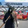 Volkswagen на дне. Немецкий автопром добивает не Китай, а политика Берлина и Брюсселя