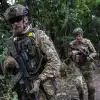 Украина – якорь европейского милитаризма (AP / Evgeniy Maloletka / Украинские военнослужащие в Харьковской области) AP / Evgeniy Malolet…