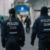 Возле автобуса дортмундской 'Боруссии' прогремел взрыв, матч ЛЧ перенесен (Сотрудники полиции в Германии. Архивное фото) Сотрудники полиции в…