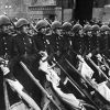 Великая Отечественная в воспоминаниях 'Бессмертного полка' (Парад Победы на Красной площади 24 июня 1945. Иллюстрация из книги Бессмертный полк) Парад Победы на Крас…