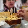 Наш ответ пармезану: почему российские фермеры не хотят отмены санкций (Дегустация сырной продукции на гастрономическом фестивале Золотая осень в Москве) Дегустация сырной пр…