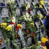 Театр абсурда: на Украине снова ищут виновных в расстреле 'Небесной сотни' (Возложение цветов небесной сотне в Киеве) Возложение цветов не…