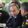 Запад в недоумении: Зачем Путин призывает россиян готовиться к войне (На фото: президент РФ Владимир Путин и министр обороны РФ Сергей Шойгу (слева направо на первом план…) На фото: президент Р…
