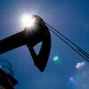 Кто на самом деле сидит на нефтяной игле (Нефтяной станок-качалка в Краснодарском крае. Архивное фото) Нефтяной станок-кача…
