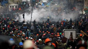 Столкновения на Майдане Незалежности 20.02.2014 Associated Press Drobnjakovic Столкновения на Майд…