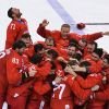 Драма  для немцев, триумф - для России (Российские хоккеисты радуются победе в финальном матче Россия - Германия по хоккею среди мужчин на X…) Российские хоккеисты…